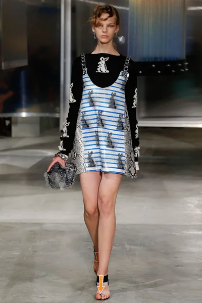 Look 44